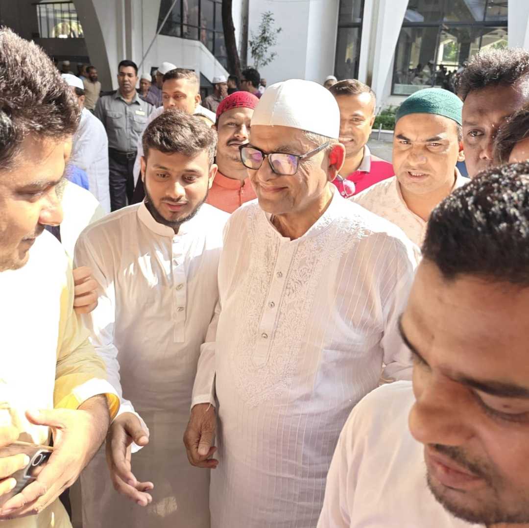 গুলশান-বনানীতে ব্যতিক্রমী প্রতিবাদ কর্মসূচি, আলোচনায় ছাত্রনেতা ইয়াসিন