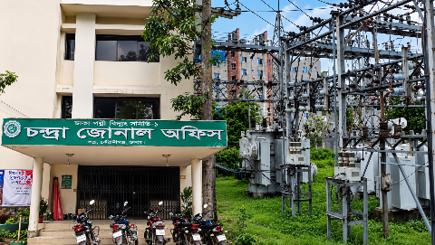 কালিয়াকৈরে ভয়াবহ বিদ্যুৎ সংকট: দিনে ৭–৮ ঘণ্টা লোডশেডিংয়ে স্থবির শিল্প ও জনজীবন