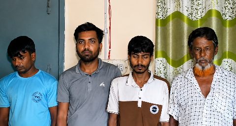 দৌলতপুরে পুলিশের অভিযানে জুয়া খেলার সময় ৫ জুয়াড়ি আটক