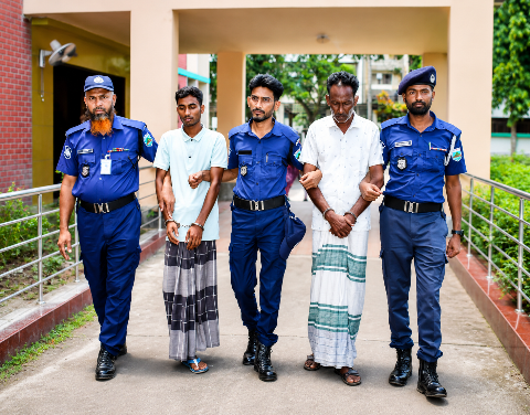 ধামইরহাটে গৃহবধূকে হত্যার পর লাশে আগুন, ২৪ ঘণ্টায় দুই আসামি গ্রেপ্তার